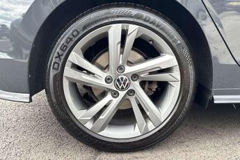 Volkswagen Golf 1.5 TSI 150 R-Line 5dr