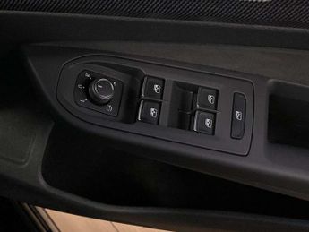 Volkswagen Golf 1.5 eTSI 150 R-Line 5dr DSG