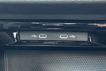 Volkswagen Golf 1.5 TSI R-Line 5dr