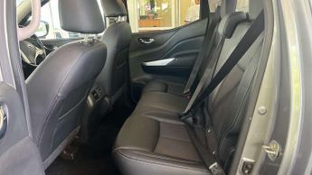 Nissan Navara Double Cab Pick Up N-Guard 2.3dCi 190 TT 4WD Auto