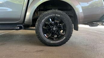Nissan Navara Double Cab Pick Up N-Guard 2.3dCi 190 TT 4WD Auto