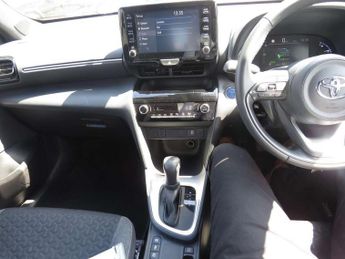 Toyota Yaris Cross 1.5 Hybrid Design 5dr CVT