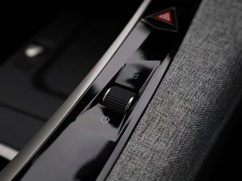 Peugeot 3008 1.2 Hybrid 136 GT 5dr e-DSC6