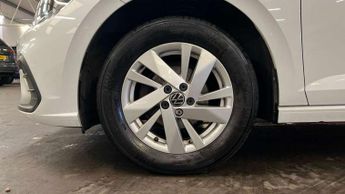 Volkswagen Polo 1.0 TSI Life 5dr