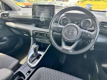 Toyota Yaris 1.5 Hybrid Design 5dr CVT