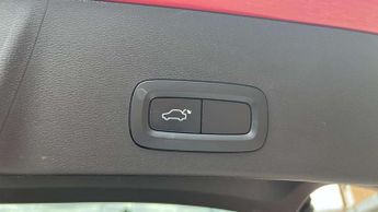Volvo XC40 1.5 T3 [163] R DESIGN 5dr