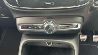 Volvo XC40 1.5 T3 [163] R DESIGN 5dr