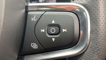 Volvo XC40 1.5 T3 [163] R DESIGN Pro 5dr