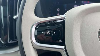 Volvo XC60 2.0 T8 [455] PHEV Ultra Bright 5dr AWD Geartronic