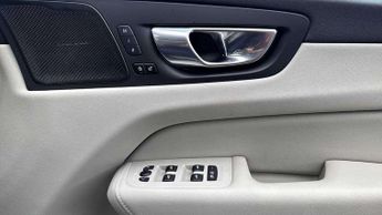 Volvo XC60 2.0 B4P Plus Dark 5dr Geartronic