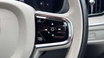 Volvo XC60 2.0 B4P Plus Dark 5dr Geartronic