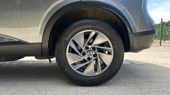 Nissan Qashqai 1.3 DiG-T MH Acenta Premium 5dr
