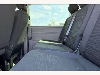 Volkswagen Transporter Shuttle 2.0 TDI 150PS SE Minibus DSG