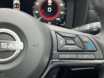 Nissan Juke 1.6 Hybrid Tekna 5dr Auto