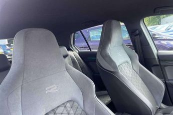 Volkswagen Golf 1.5 eTSI 150 R-Line 5dr DSG