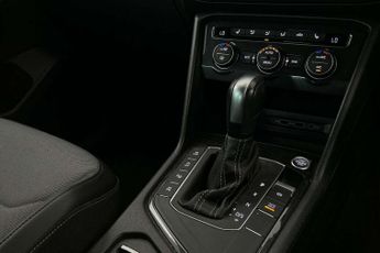 Volkswagen Tiguan 2.0 TSi 230 4Motion SEL 5dr DSG