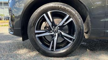 Volvo XC60 2.0 B5P R DESIGN 5dr AWD Geartronic