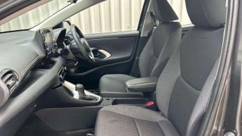 Toyota Yaris 1.5 Hybrid Icon 5dr CVT