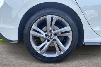 Volkswagen Golf 1.5 eTSI 150 R-Line 5dr DSG