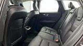 Volvo XC60 2.0 B5P Momentum 5dr Geartronic