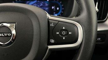 Volvo XC60 2.0 B5P Momentum 5dr Geartronic
