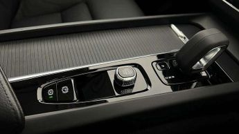 Volvo XC60 2.0 B5P Momentum 5dr Geartronic