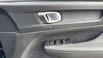 Volvo XC40 2.0 T4 Momentum Pro 5dr Geartronic