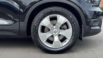 Volvo XC40 2.0 T4 Momentum Pro 5dr Geartronic