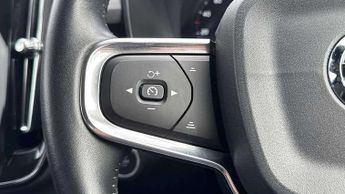 Volvo XC40 2.0 T4 Momentum Pro 5dr Geartronic