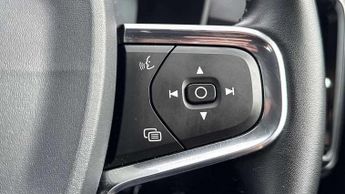 Volvo XC40 2.0 T4 Momentum Pro 5dr Geartronic