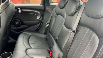 MINI Hatchback 5dr 1.5 Cooper Exclusive 5dr Auto