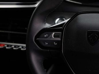 Peugeot 208 1.2 PureTech 100 Allure 5dr