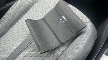 Peugeot 2008 1.2 Hybrid 136 Allure 5dr e-DSC6