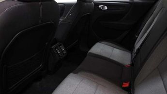 Volvo XC40 2.0 B3P Core 5dr Auto
