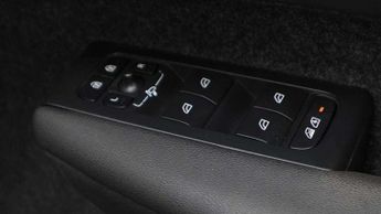 Volvo XC40 2.0 B3P Core 5dr Auto