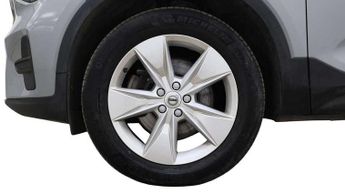 Volvo XC40 2.0 B3P Core 5dr Auto