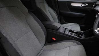 Volvo XC40 2.0 B3P Core 5dr Auto