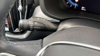 Volvo XC60 2.0 B4D Momentum 5dr AWD Geartronic