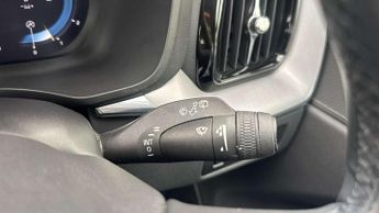 Volvo XC60 2.0 B4D Momentum 5dr AWD Geartronic