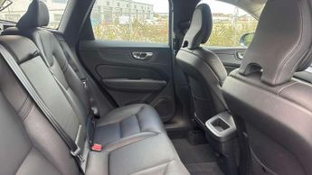 Volvo XC60 2.0 B4D Momentum 5dr AWD Geartronic