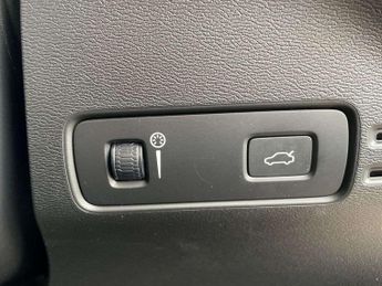 Volvo XC40 1.5 T3 [163] R DESIGN Pro 5dr Geartronic