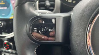 MINI Hatchback 5dr 1.5 Cooper Exclusive 5dr Auto