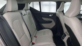 Volvo XC40 2.0 B4P Inscription Pro 5dr Auto