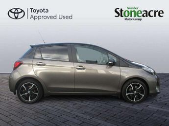 Toyota Yaris 1.5 Hybrid Design 5dr CVT