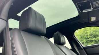 Land Rover Range Rover Velar 2.0 D200 MHEV Dynamic HSE 5dr Auto