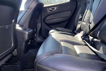 Volvo XC60 2.0 B5D R DESIGN Pro 5dr AWD Geartronic