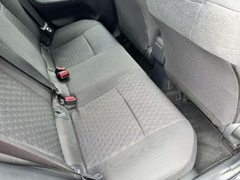 Toyota Yaris 1.5 Hybrid Design 5dr CVT