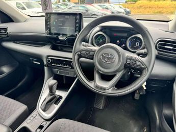 Toyota Yaris 1.5 Hybrid Design 5dr CVT