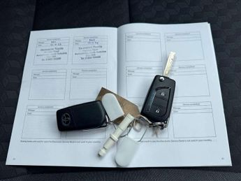 Toyota Yaris 1.5 Hybrid Design 5dr CVT
