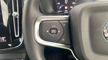 Volvo XC40 1.5 T3 [163] Momentum 5dr Geartronic